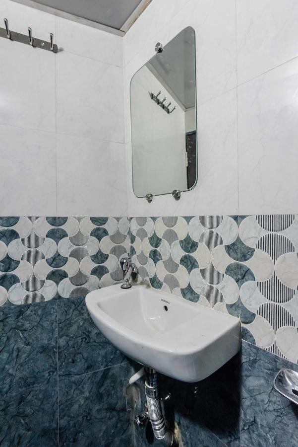 Awesome Dormitory - Men Only Mumbai Ngoại thất bức ảnh