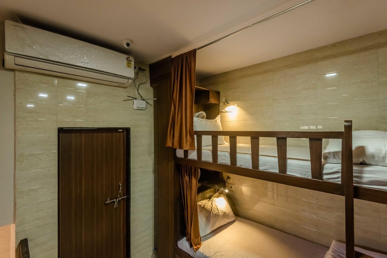 Awesome Dormitory - Men Only Mumbai Ngoại thất bức ảnh