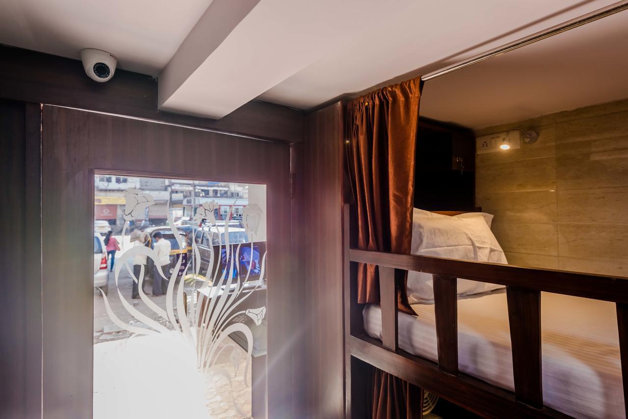Awesome Dormitory - Men Only Mumbai Ngoại thất bức ảnh