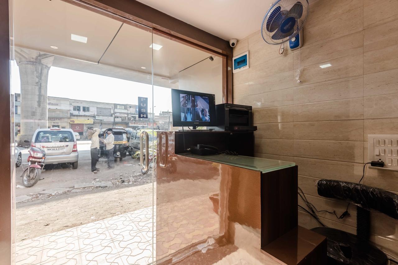 Awesome Dormitory - Men Only Mumbai Ngoại thất bức ảnh