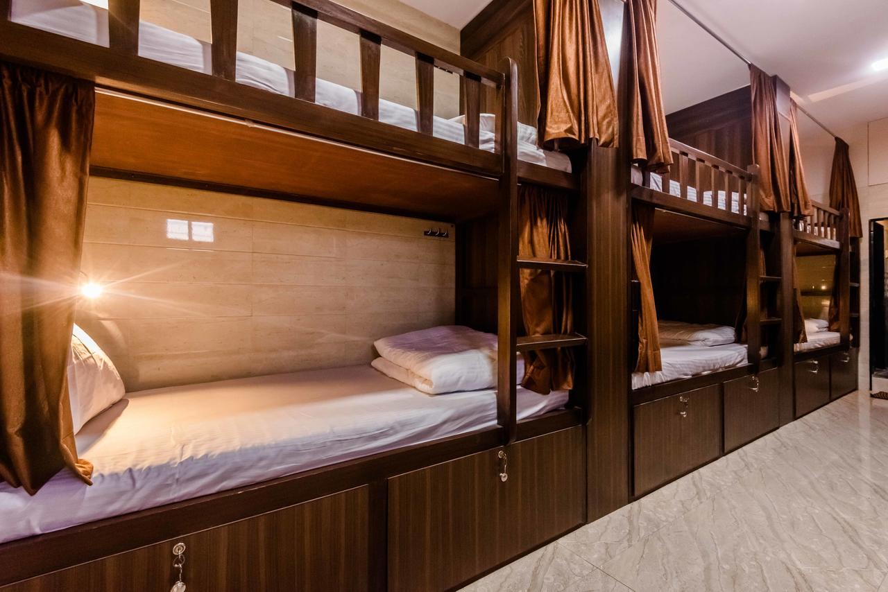 Awesome Dormitory - Men Only Mumbai Ngoại thất bức ảnh