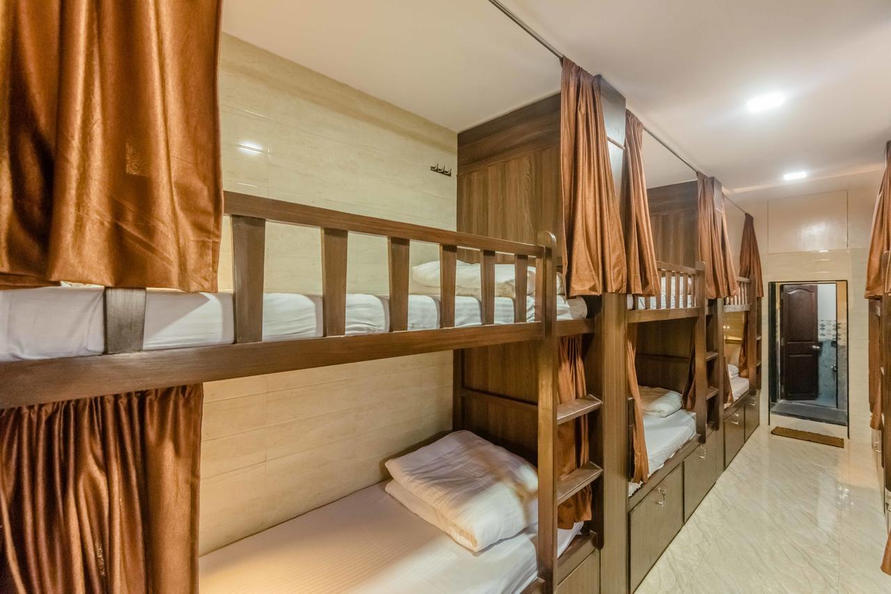 Awesome Dormitory - Men Only Mumbai Ngoại thất bức ảnh